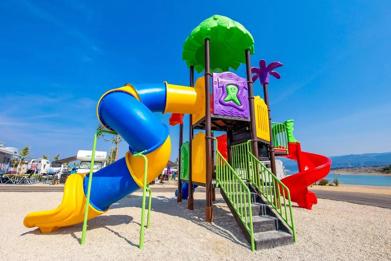 ***** Kamp alanı Mobile Homes Camping Omišalj Hırvatistan